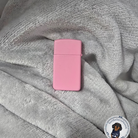 Playboy Bunny 🐰 Pink RARE Y2K-Vintage Zippo Lighter - Picture 3 of 8